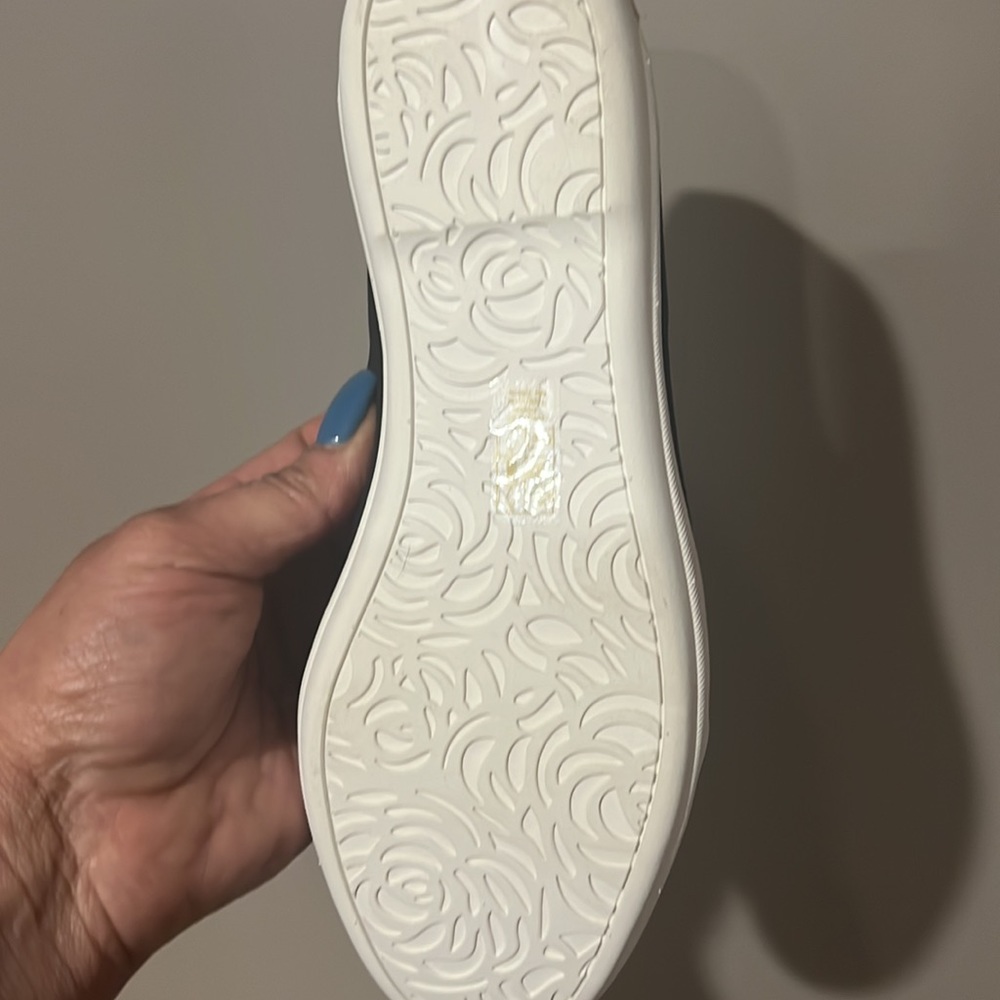 Slip on - Picture 3 of 3